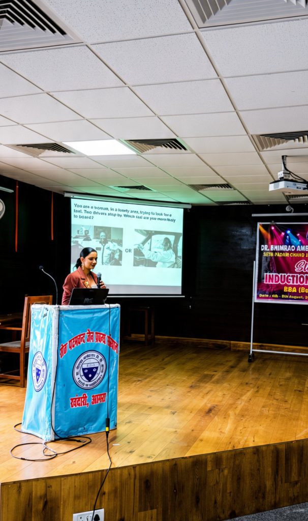Sakshi Jethwani presenting at a university event